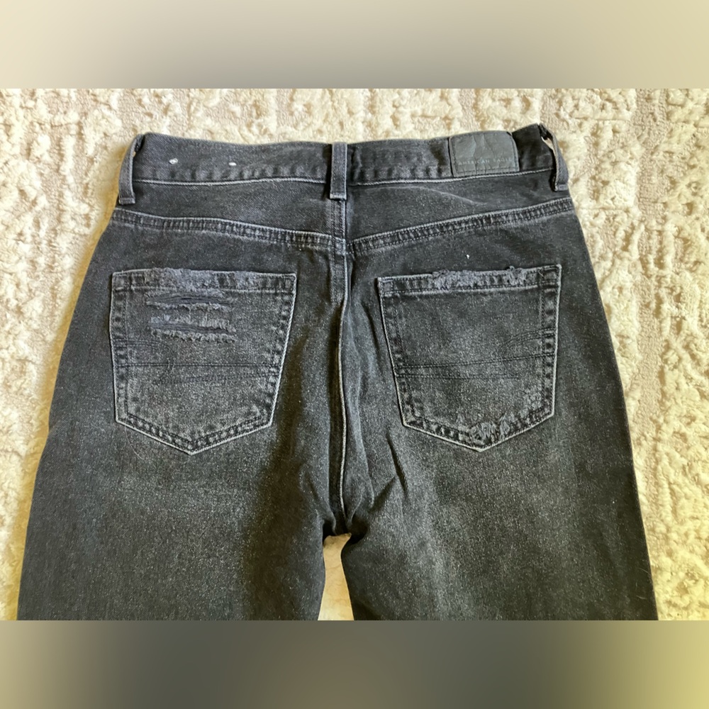 American Eagle Comfy Black Distressed Denim Mom Jeans size 0 regular - Picture 15 of 16